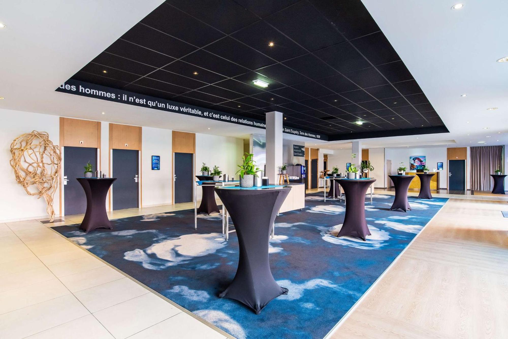 Radisson Blu Hotel Toulouse Airport Blagnac Buitenkant foto